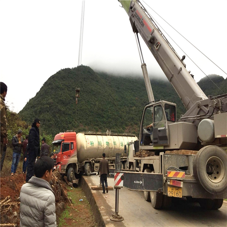 鹿邑吊车道路救援24小时